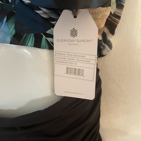 BNWT Everyday Sunday Plus Size “Wrapped One Piece” Women’s Swimwear - Picture 3 of 7